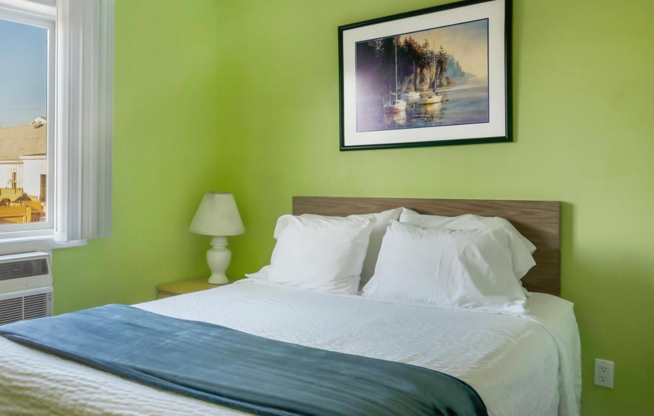 Montauk Oceanside Suites Bagian luar foto
